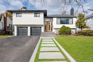 957 Cherrywood Drive, Baldwin, NY 11510