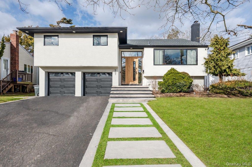 957 Cherrywood Drive, Baldwin, NY 11510