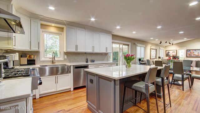46 Thomas Drive, Manalapan, NJ 07726