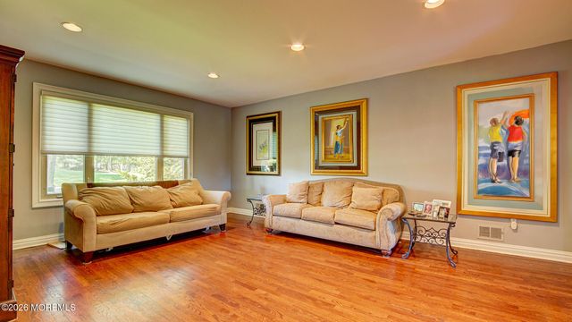46 Thomas Drive, Manalapan, NJ 07726