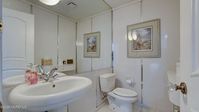 46 Thomas Drive, Manalapan, NJ 07726