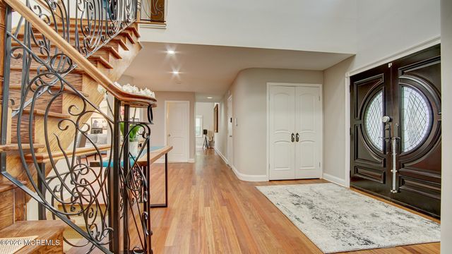 46 Thomas Drive, Manalapan, NJ 07726
