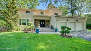 46 Thomas Drive, Manalapan, NJ 07726