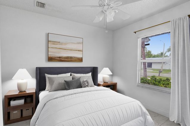 8230 SW 4th Place, North Lauderdale, FL 33068