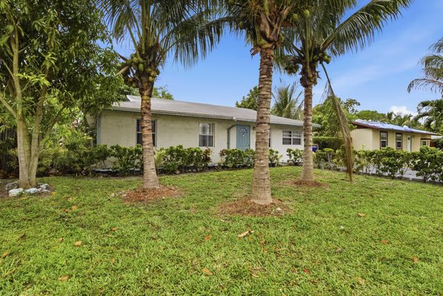 8230 SW 4th Place, North Lauderdale, FL 33068