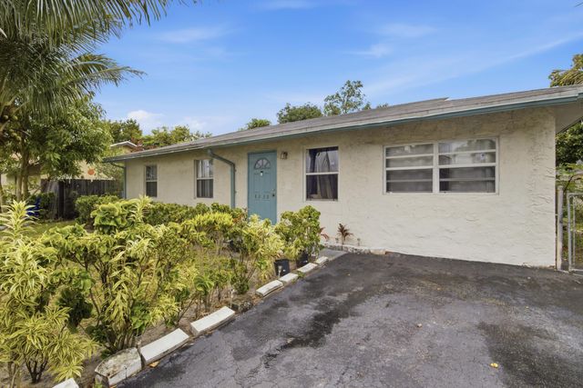 8230 SW 4th Place, North Lauderdale, FL 33068