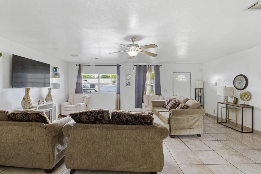 8230 SW 4th Place, North Lauderdale, FL 33068