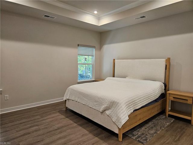 2213 Mainsail DR, Carrollton, VA 23314