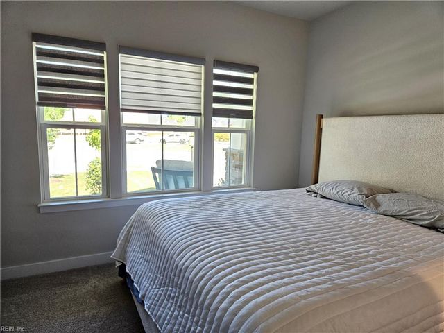 2213 Mainsail DR, Carrollton, VA 23314
