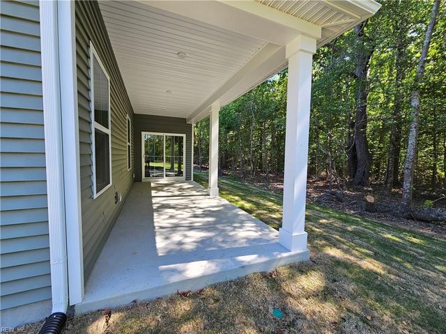 2213 Mainsail DR, Carrollton, VA 23314