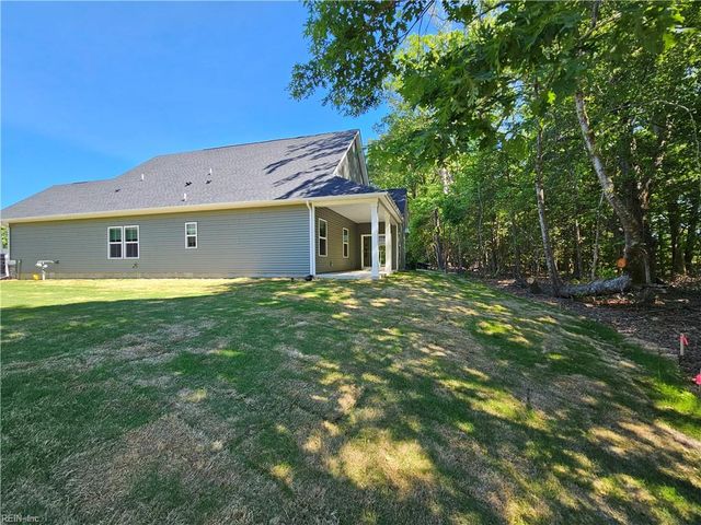 2213 Mainsail DR, Carrollton, VA 23314