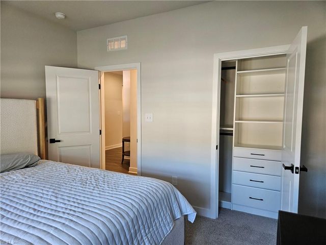 2213 Mainsail DR, Carrollton, VA 23314