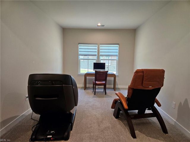 2213 Mainsail DR, Carrollton, VA 23314