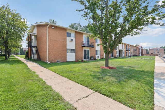 8916 Kenneth Drive 1E, Des Plaines, IL 60016