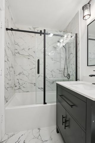 8916 Kenneth Drive 1E, Des Plaines, IL 60016