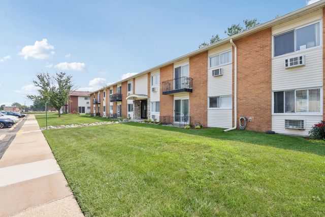 8916 Kenneth Drive 1E, Des Plaines, IL 60016