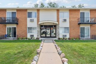 8916 Kenneth Drive 1E, Des Plaines, IL 60016