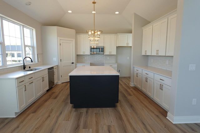 9866 Cygnet COURT, Mequon, WI 53097