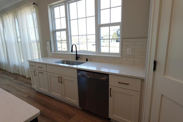 9866 Cygnet COURT, Mequon, WI 53097