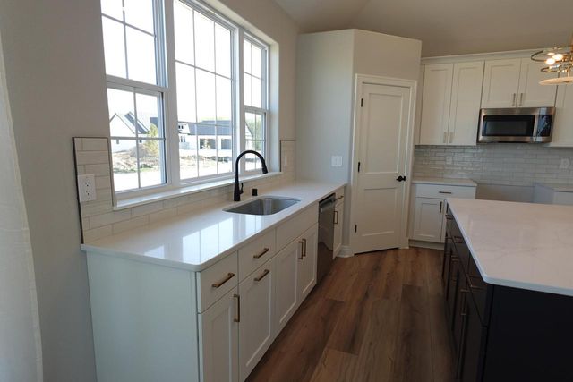 9866 Cygnet COURT, Mequon, WI 53097
