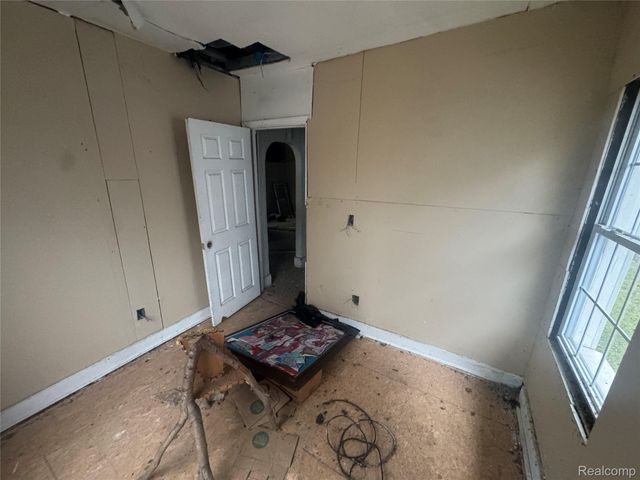 17229 Heyden Street, Detroit, MI 48219