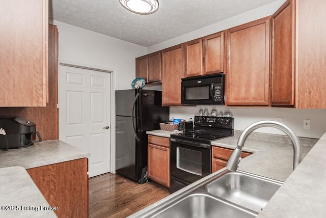 2704 Bradford Commons Dr UNIT 103, Louisville, KY 40299