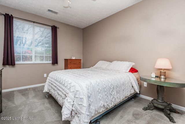 2704 Bradford Commons Dr UNIT 103, Louisville, KY 40299