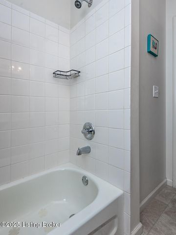 2704 Bradford Commons Dr UNIT 103, Louisville, KY 40299