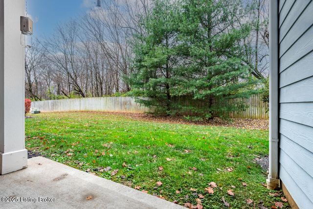 2704 Bradford Commons Dr UNIT 103, Louisville, KY 40299