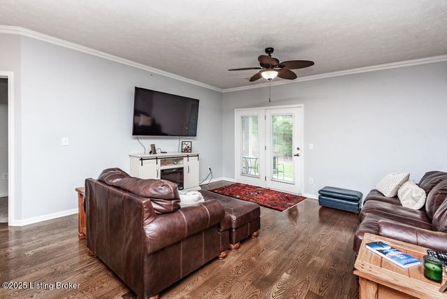 2704 Bradford Commons Dr UNIT 103, Louisville, KY 40299