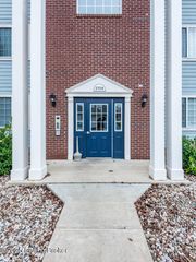 2704 Bradford Commons Dr UNIT 103, Louisville, KY 40299