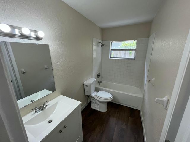 1335 NW 7th Terrace, Fort Lauderdale, FL 33311