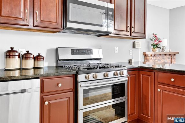 499 Paramus Road, Paramus, NJ 07652