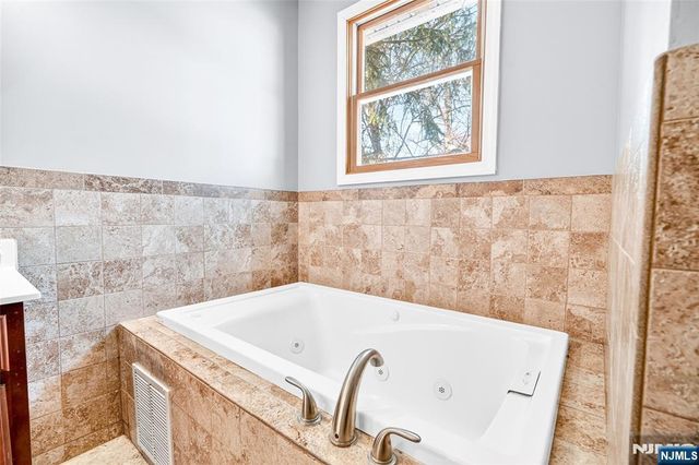 499 Paramus Road, Paramus, NJ 07652