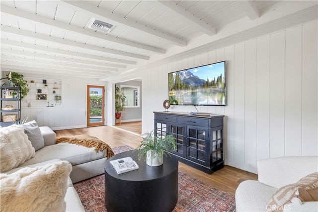 8407 Broadacre Drive, Sun Valley, CA 91352