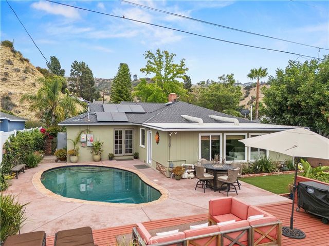 8407 Broadacre Drive, Sun Valley, CA 91352