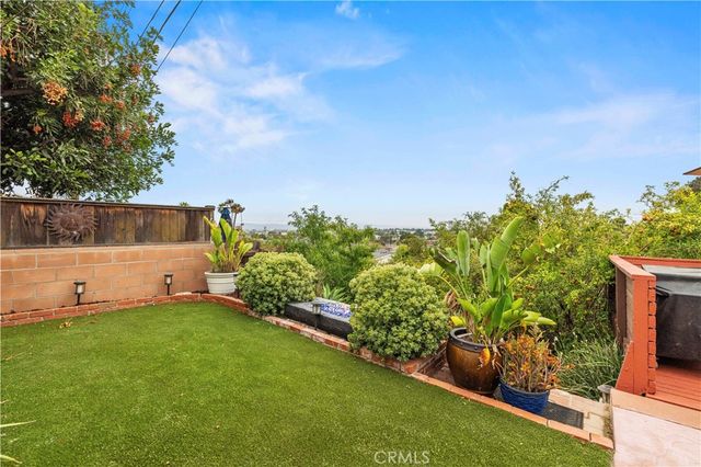 8407 Broadacre Drive, Sun Valley, CA 91352