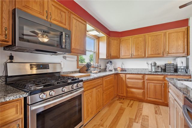 829 Union Avenue, Lowden, IA 52255