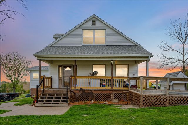 829 Union Avenue, Lowden, IA 52255