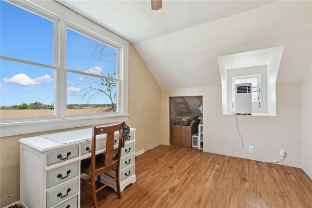 829 Union Avenue, Lowden, IA 52255