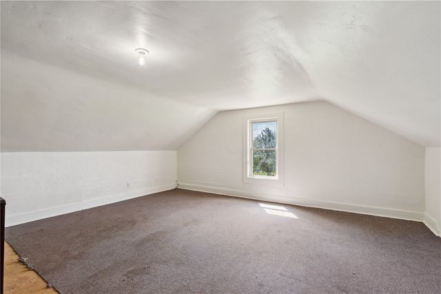 829 Union Avenue, Lowden, IA 52255