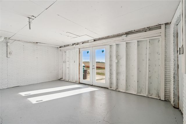 829 Union Avenue, Lowden, IA 52255