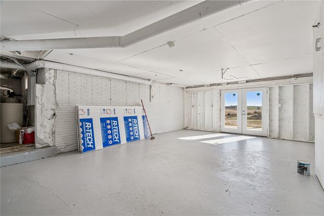 829 Union Avenue, Lowden, IA 52255