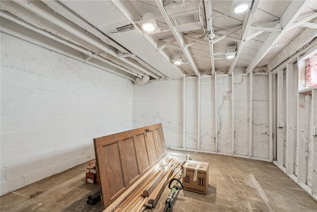 829 Union Avenue, Lowden, IA 52255