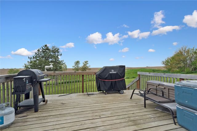 829 Union Avenue, Lowden, IA 52255