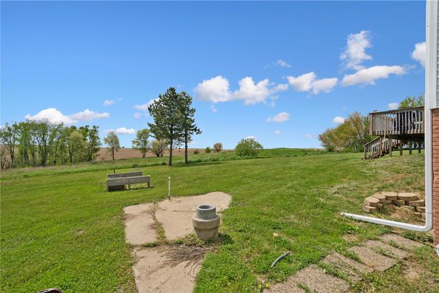 829 Union Avenue, Lowden, IA 52255