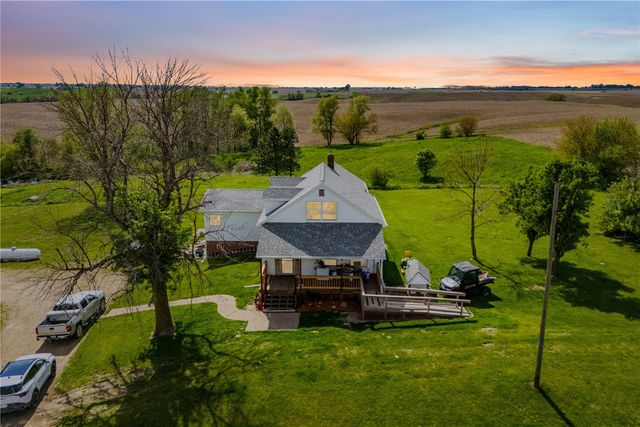 829 Union Avenue, Lowden, IA 52255