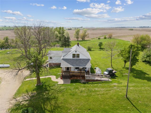 829 Union Avenue, Lowden, IA 52255