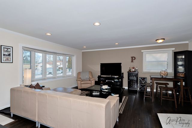 533 Bobby Lane, Mundelein, IL 60060