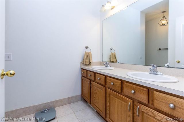 5726 Pinecroft Court 44, Clawson, MI 48346